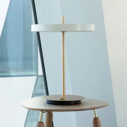 UMAGE LED-bordlampe Asteria Table, USB, perlehvid/messing