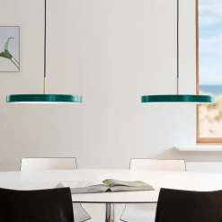 UMAGE LED-hængelampe Asteria Medium, grøn/messing, Ø 43 cm