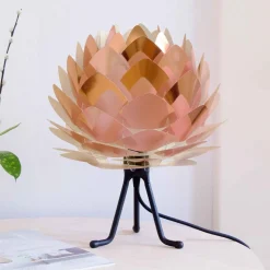 UMAGE Silvia Mini bordlampe kobber, sort trefod