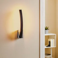 Umbra LED-væglampe med indirekte lys, sort