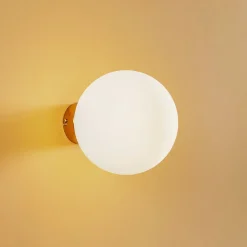Væglampe Dione, vægbeslag guld