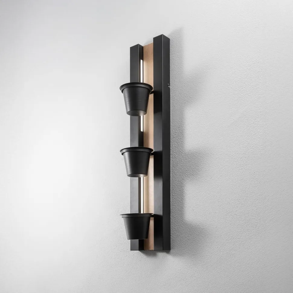 Væglampe Hylde, sort/træfarvet ståltræ, 90 cm høj