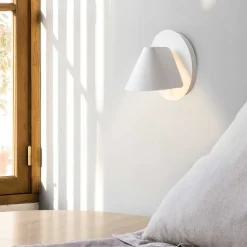 Væglampe Noon, kan drejes og svinges