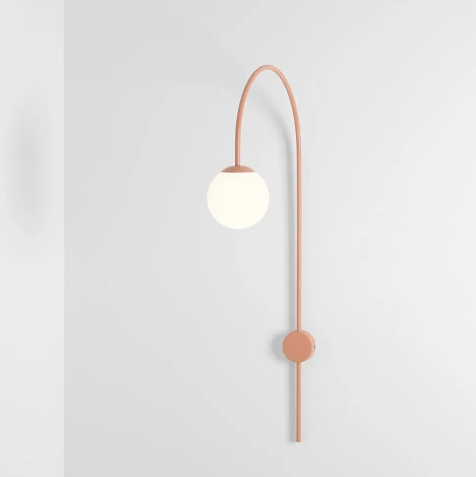 Væglampe Una, metal, glas, koralrød