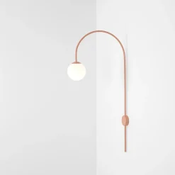 Væglampe Una, metal, glas, koralrød