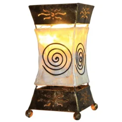 Xenia bordlampe med spiralmotiv